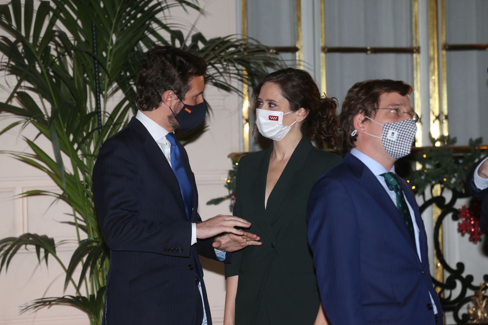 Diaz Ayuso, en un acto con Pablo Casado y Martínez Almeida.