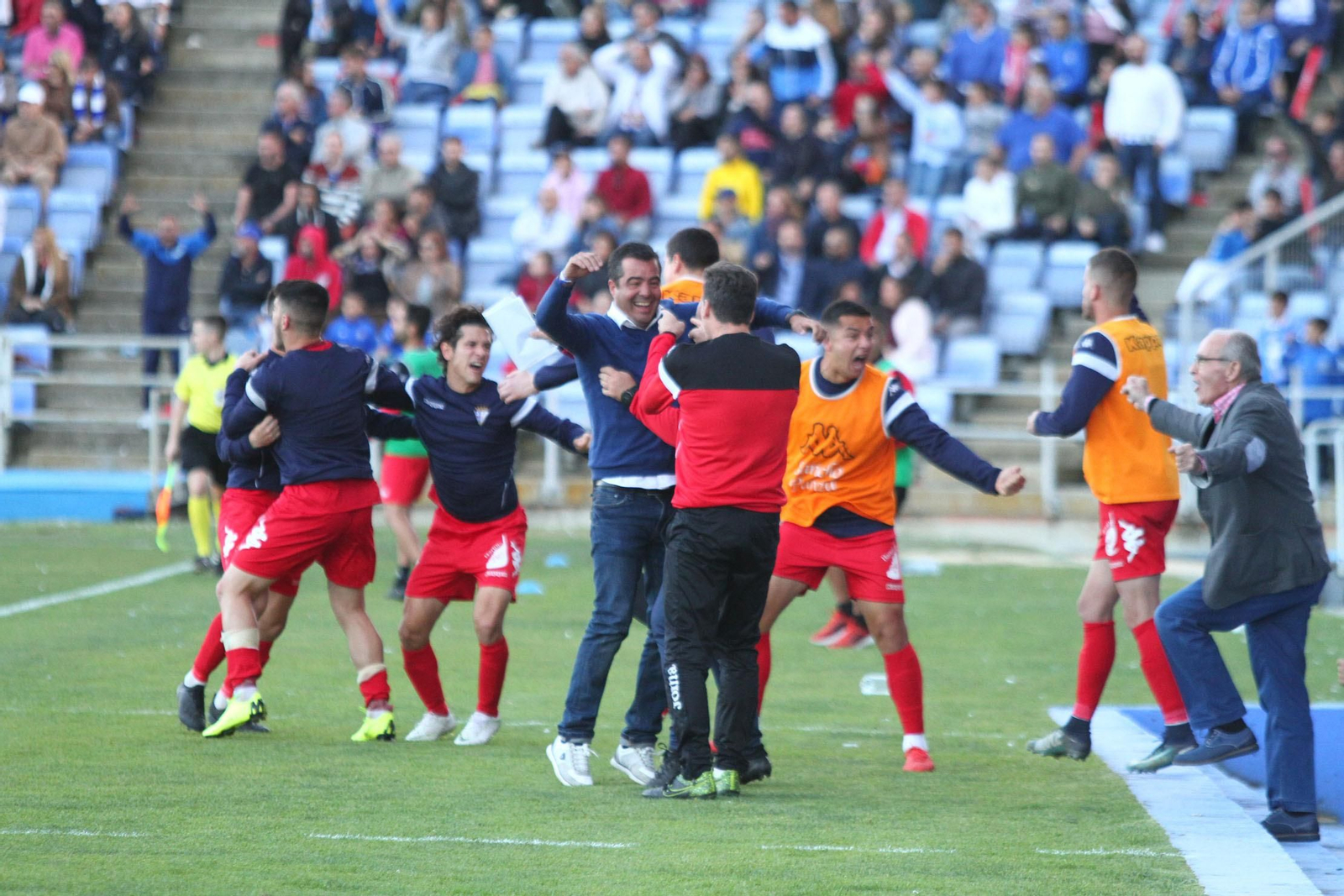 Imágenes del encuentro entre el Recreativo de Huelva y el San Fernando