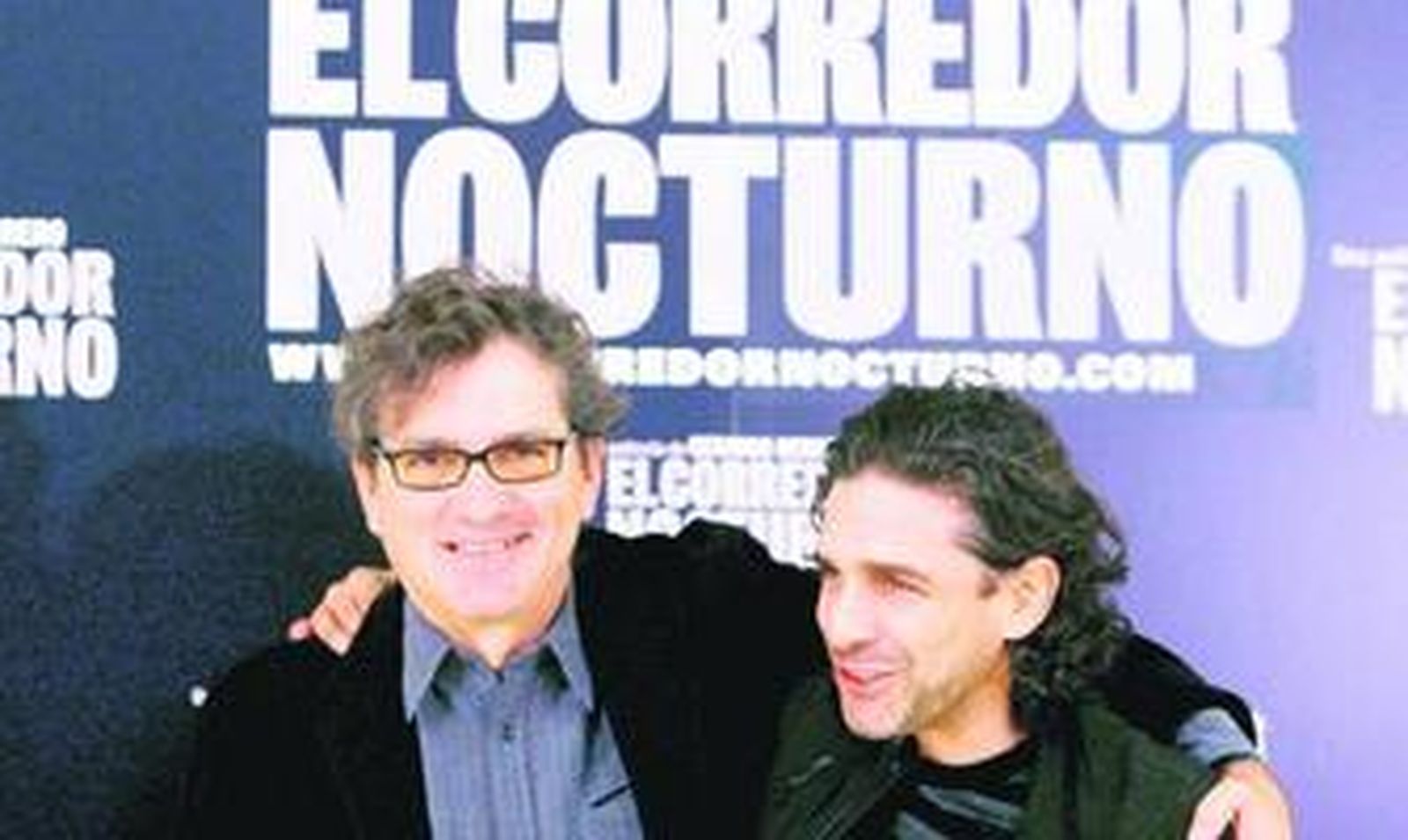 El director Gerardo Herrero posa junto al actor argentino Leonardo Sbaraglia, en 'El corredor nocturno'.