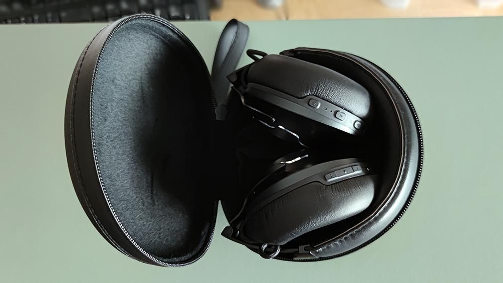 El análisis de los auriculares JBL Club One, en imágenes