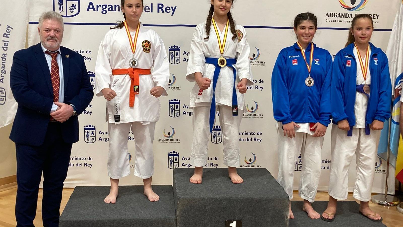 Uno de los podios del Club Nazaret en Arganda.