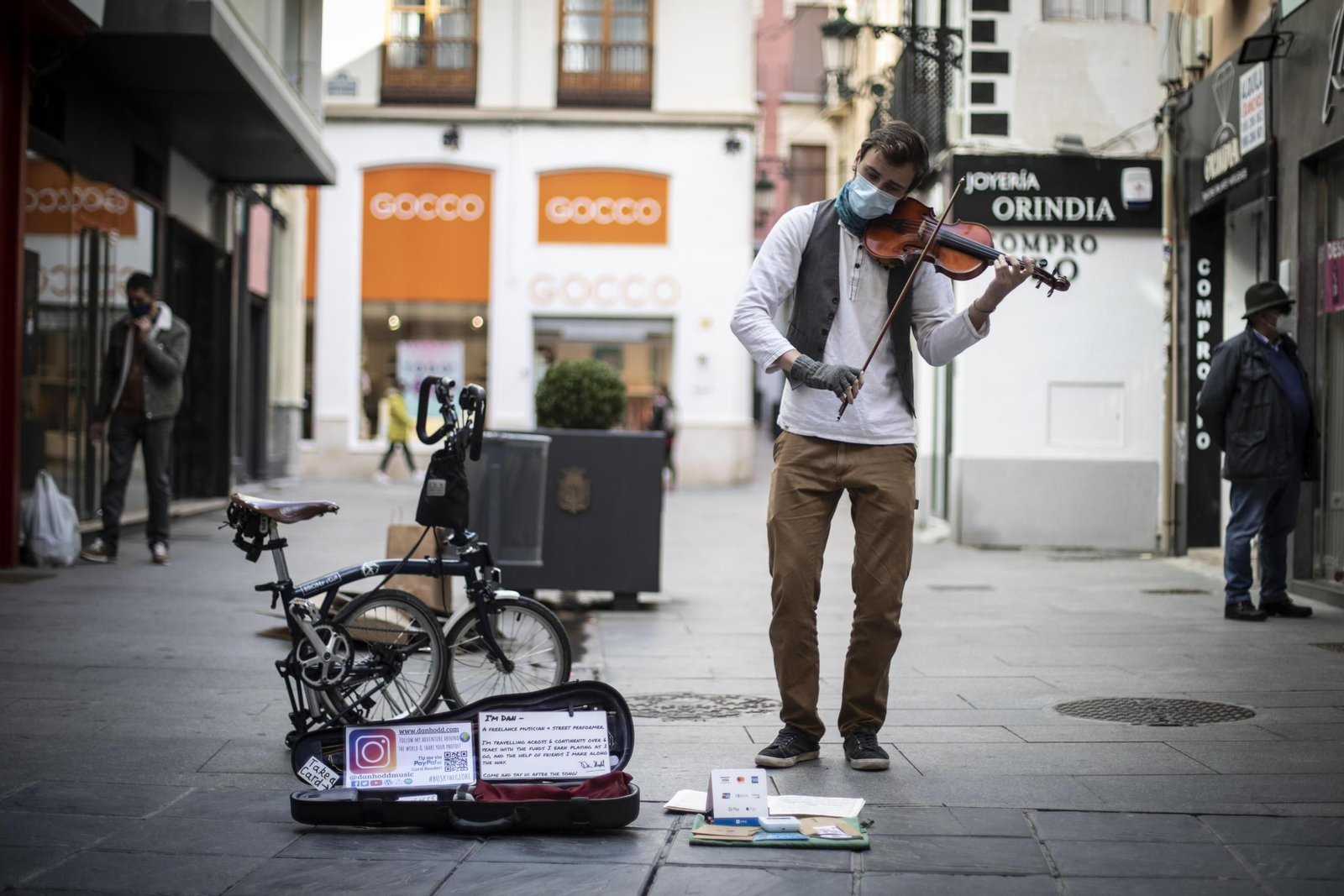Los artistas urbanos vuelven a llenar las calles de Granada