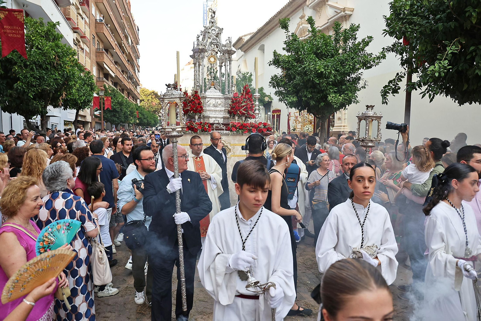 Imágenes de la procesión del Corpus Christi por las calles de Huelva