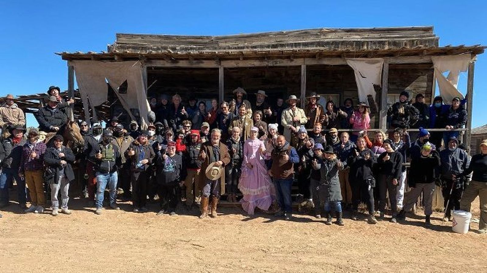 Foto de familia del western 'Rust'.