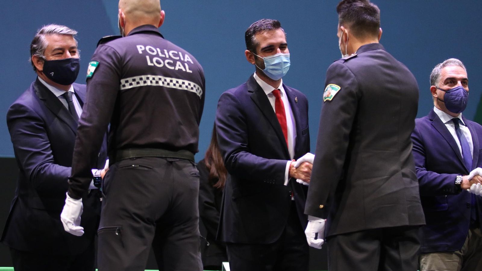 La Junta de Andalucía reconoce públicamente la profesionalidad, vocación , dedicación y cumplimiento del deber de estos servidores públicos