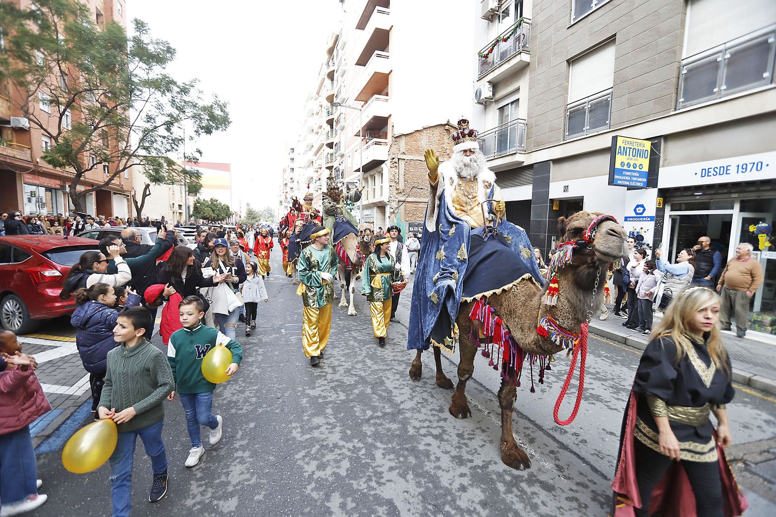Imágenes de la mágica llegada de los Reyes Magos y la Estrella de la Ilusión a Huelva en barco