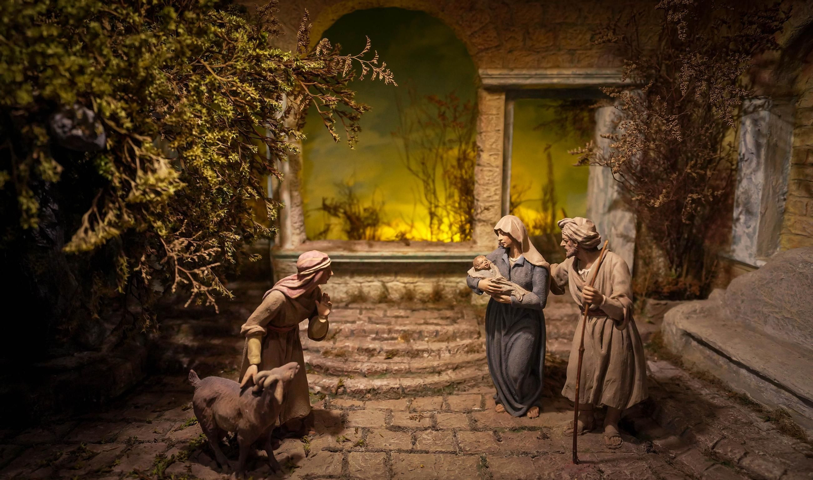 Imágenes de la exposición '50 Navidades montando el Belén' en Jerez