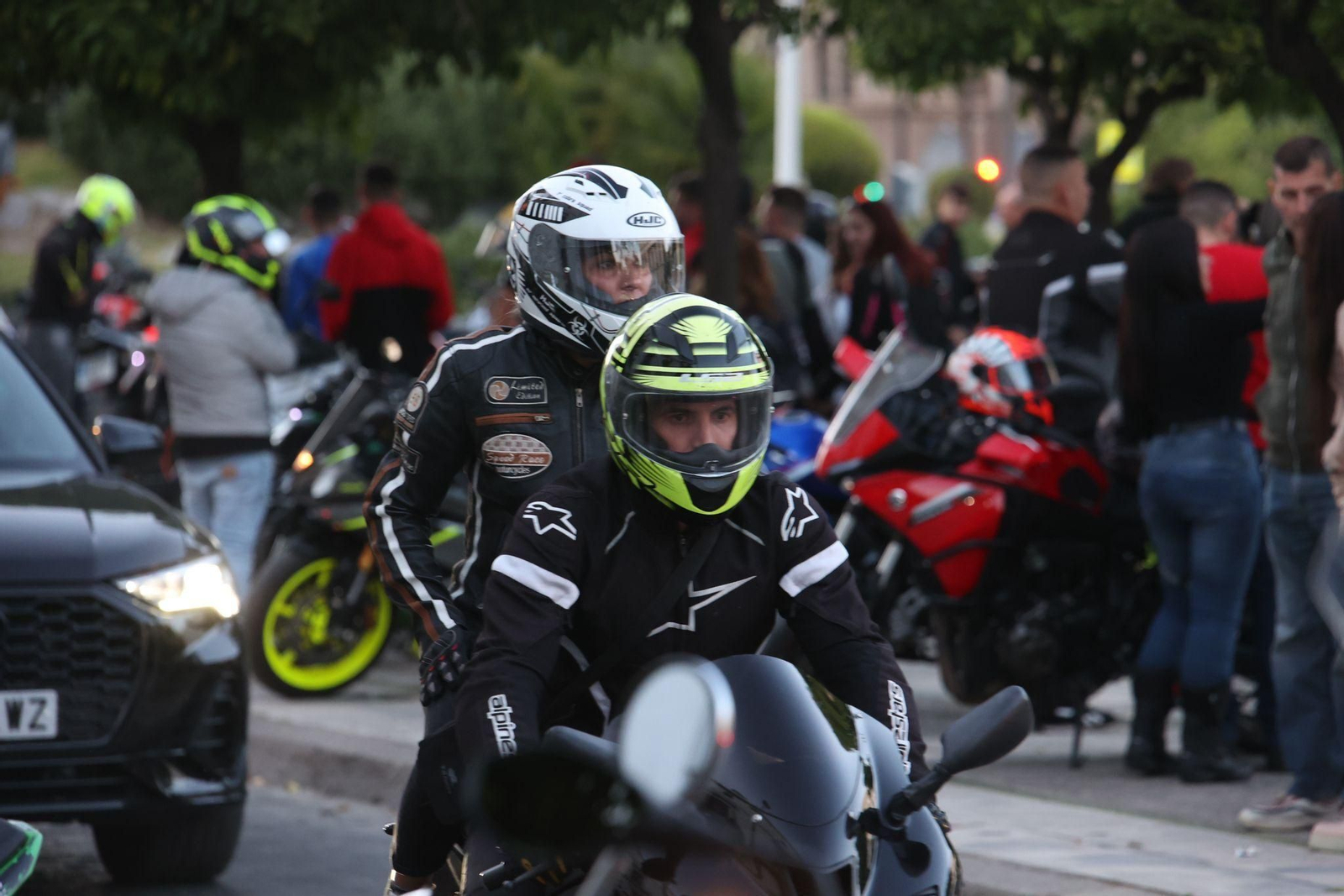 Ambiente motero en Jerez el jueves del Gran Premio de MotoGP