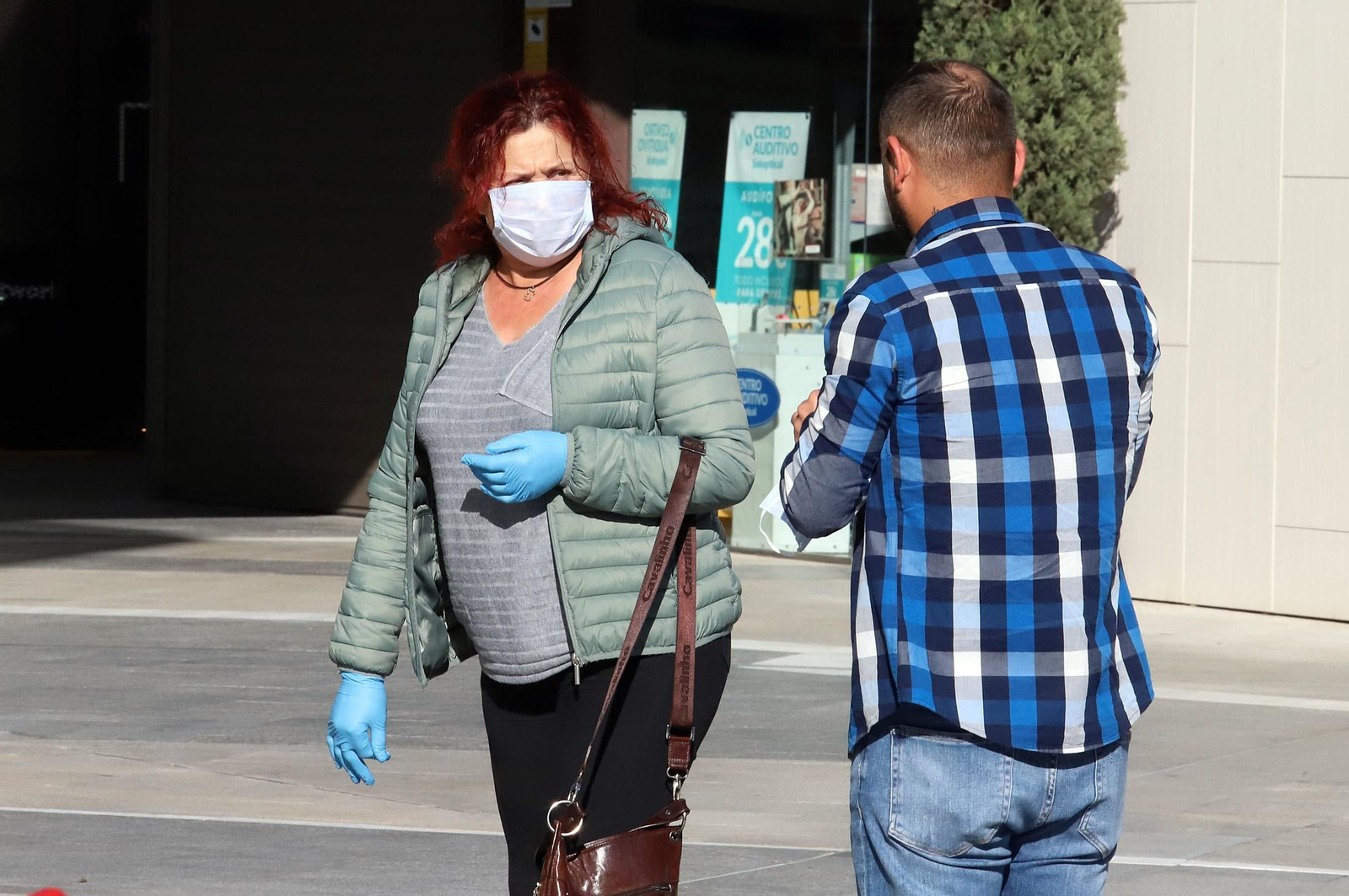 Imágenes de la situación y organización en los supermercados de Huelva
