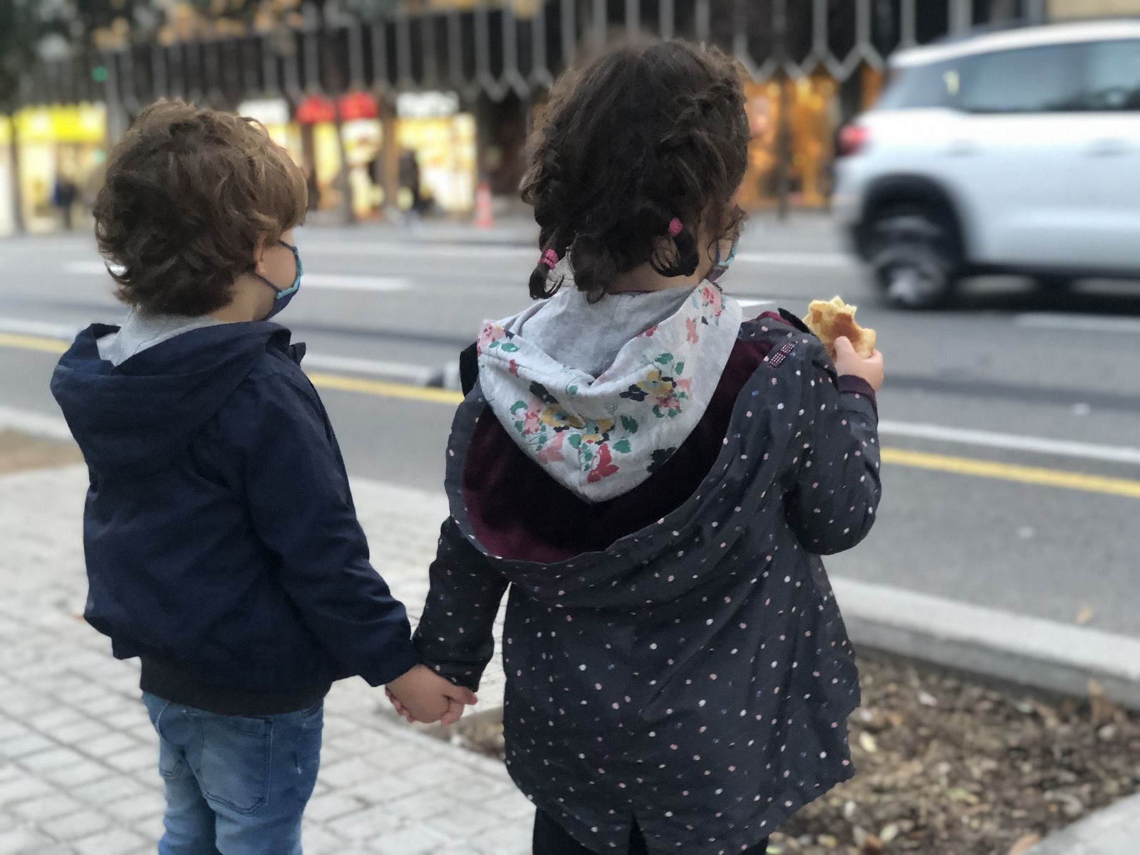 El humo del tabaco y la densidad del tráfico también afecta a la conducta de los niños