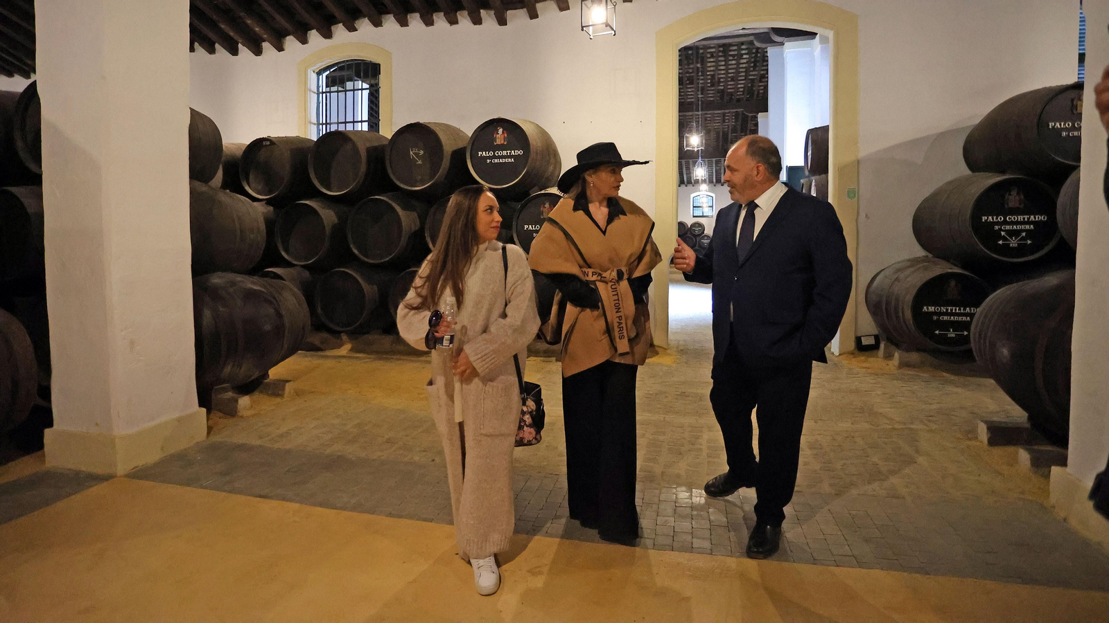 Ainhoa Arteta y María Terremoto visitan las Bodegas Cayetano del Pino