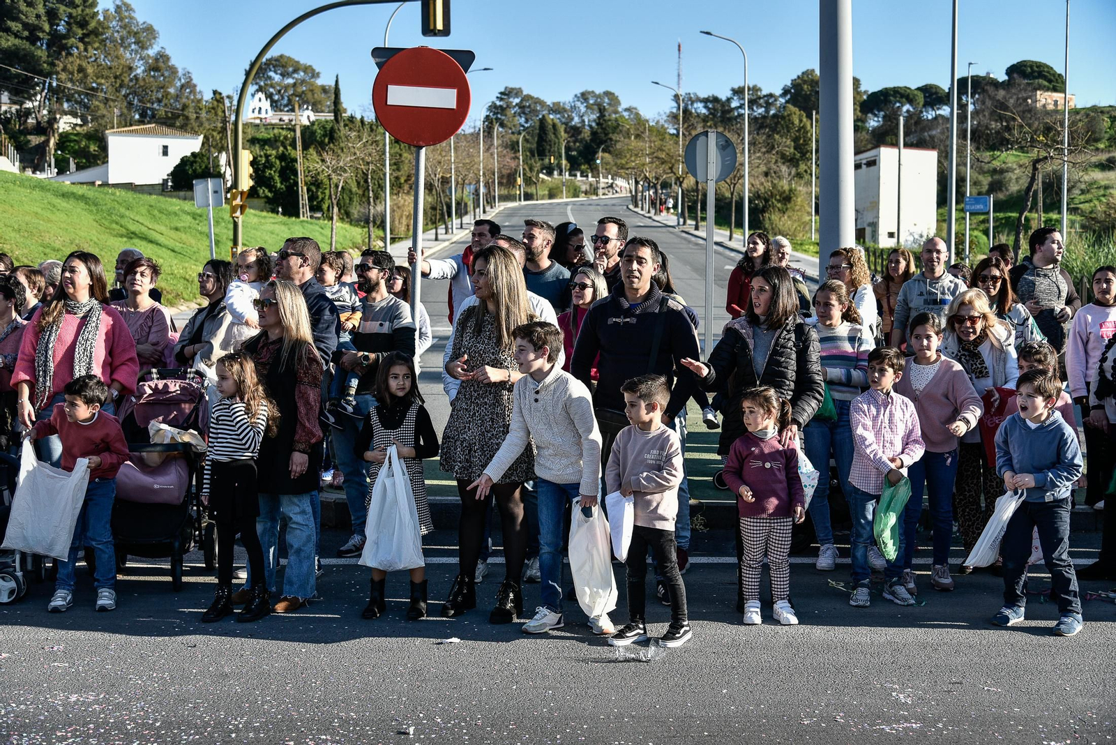 Imágenes del público en las cabalgatas por La Orden, Cardeñas y Las Colonias