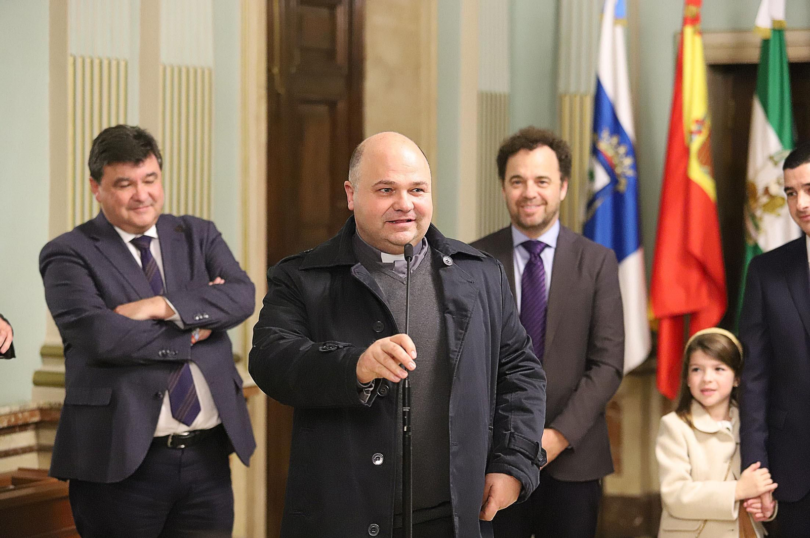 Imágenes del cartel de la Semana Santa 2023 de Huelva en su presentación