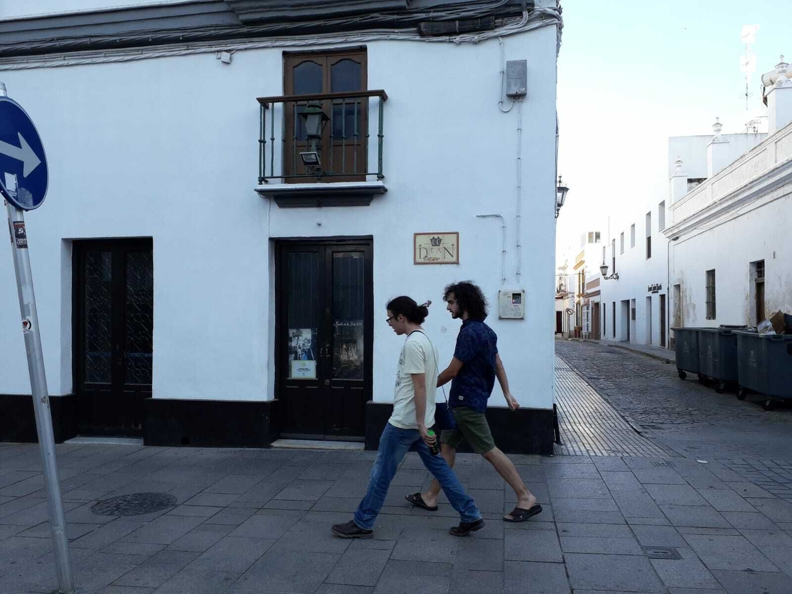 Imagen del freidor El Deán cerrado, tomada esta tarde.