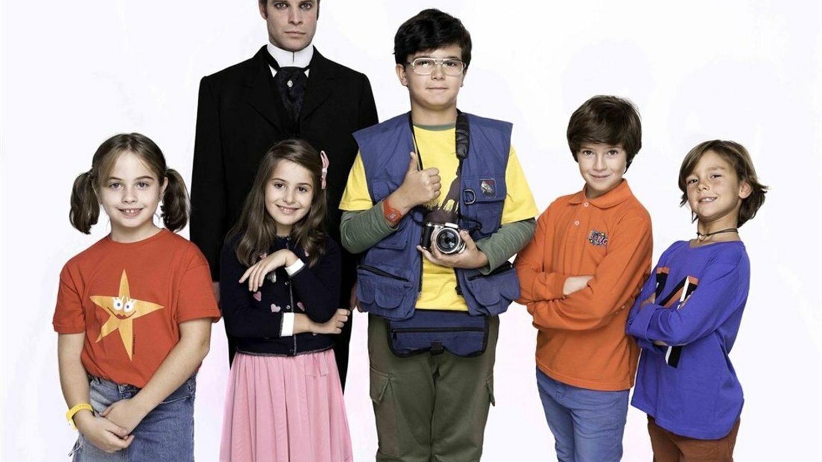 Mafalda (la primera por la izquierda), en la serie 'Club Houdini'.