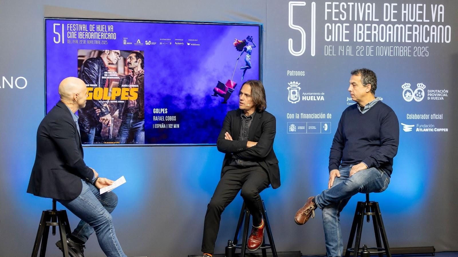 El director y guionista, Rafael Cobos, junto al productor, Daniel Pérez.
