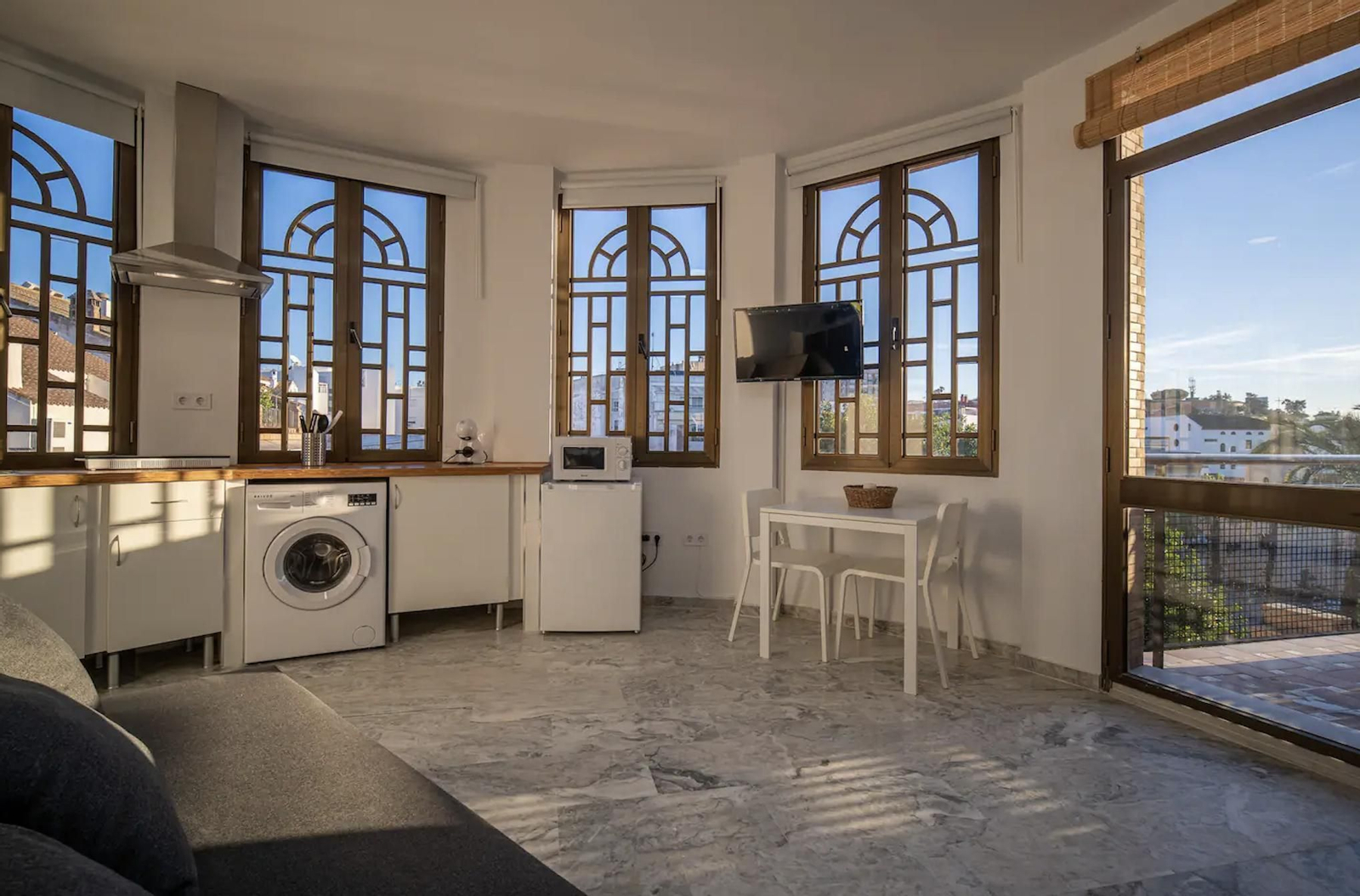 ¿Te gustaría alojarte en la cúpula del antiguo Hotel París de Huelva?