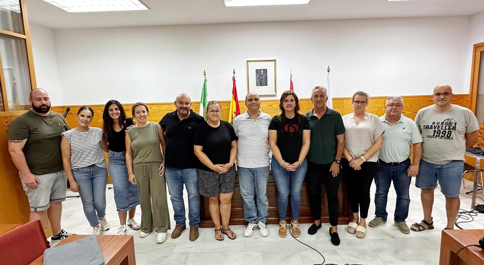 Noelia Damián, junto a Justo Gómez y el resto de la corporación municipal Noelia Damián, junto a Justo Gómez y el resto de la corporación municipal