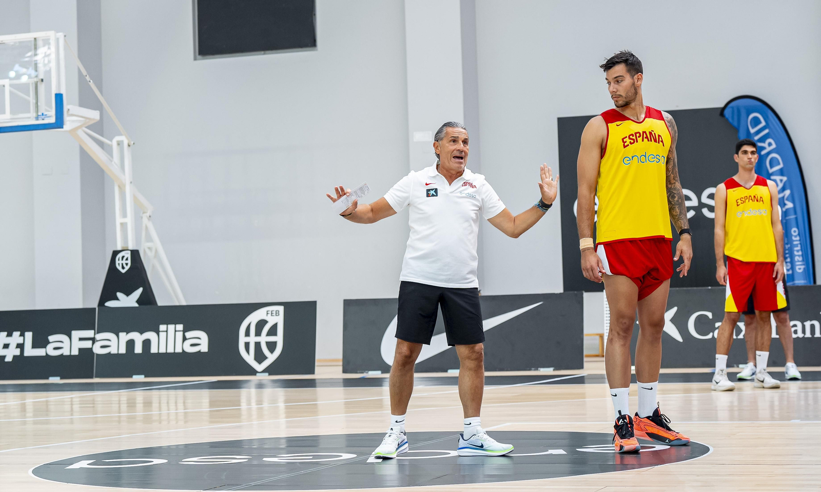 España vuelve a trabajar en Madrid con Alberto Díaz y Yankuba Sima España vuelve a trabajar en Madrid con Alberto Díaz y Yankuba Sima