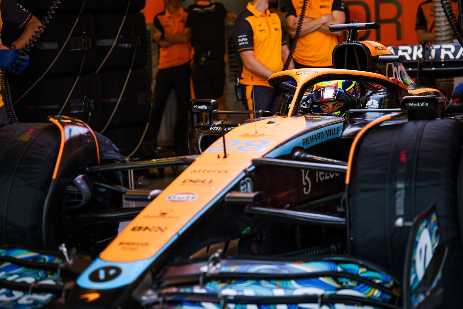 Las escuderías de  Fórmula uno se prueban tras el fin de temporada