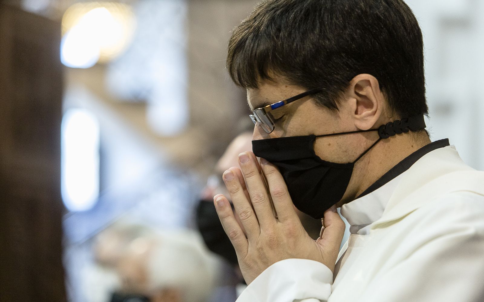 Imágenes de la celebración del día de la Virgen del Rosario en la iglesia de Santo Domingo