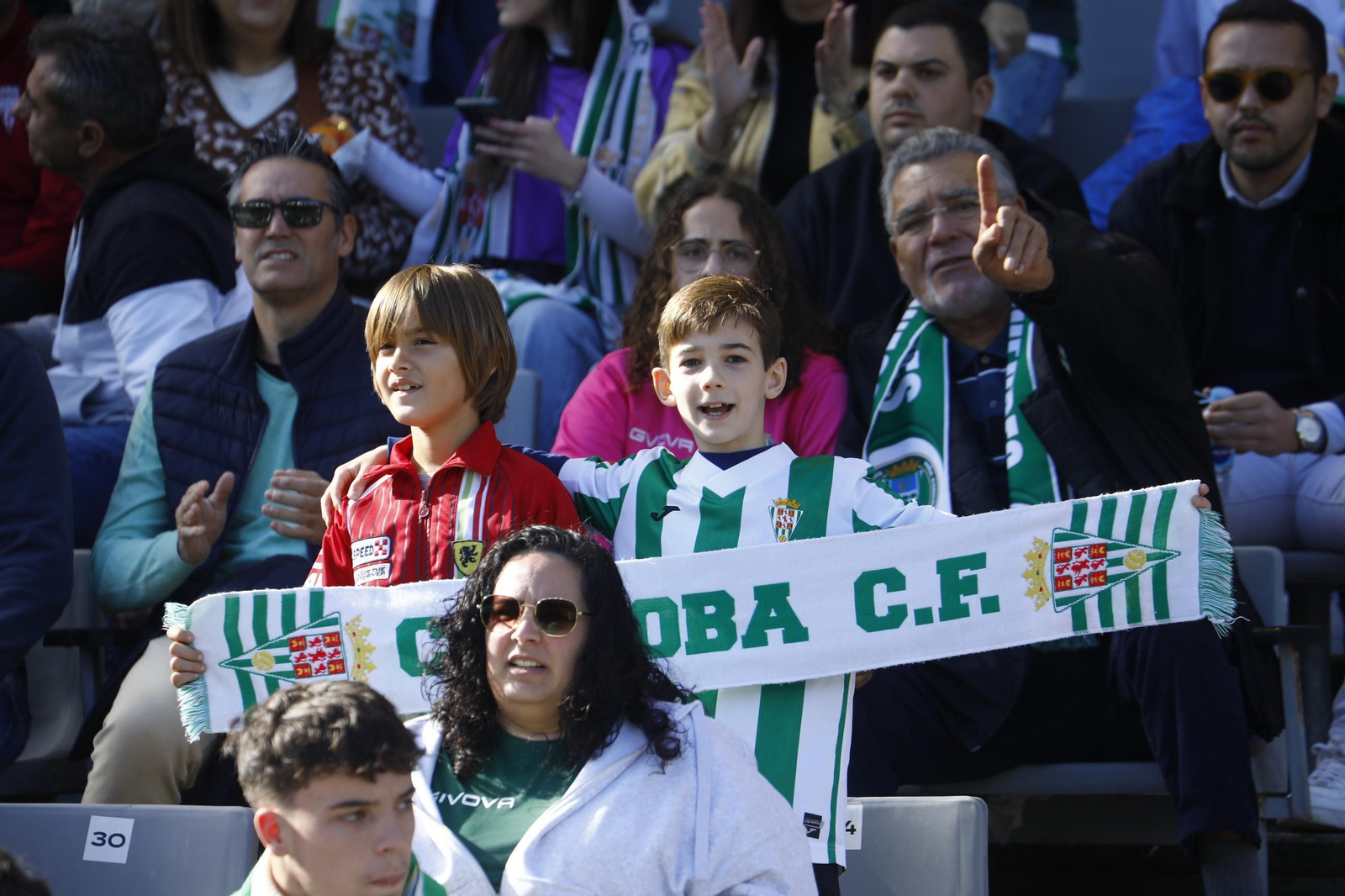 Las mejores fotos del ambiente en el Córdoba CF - Almería en El Arcángel