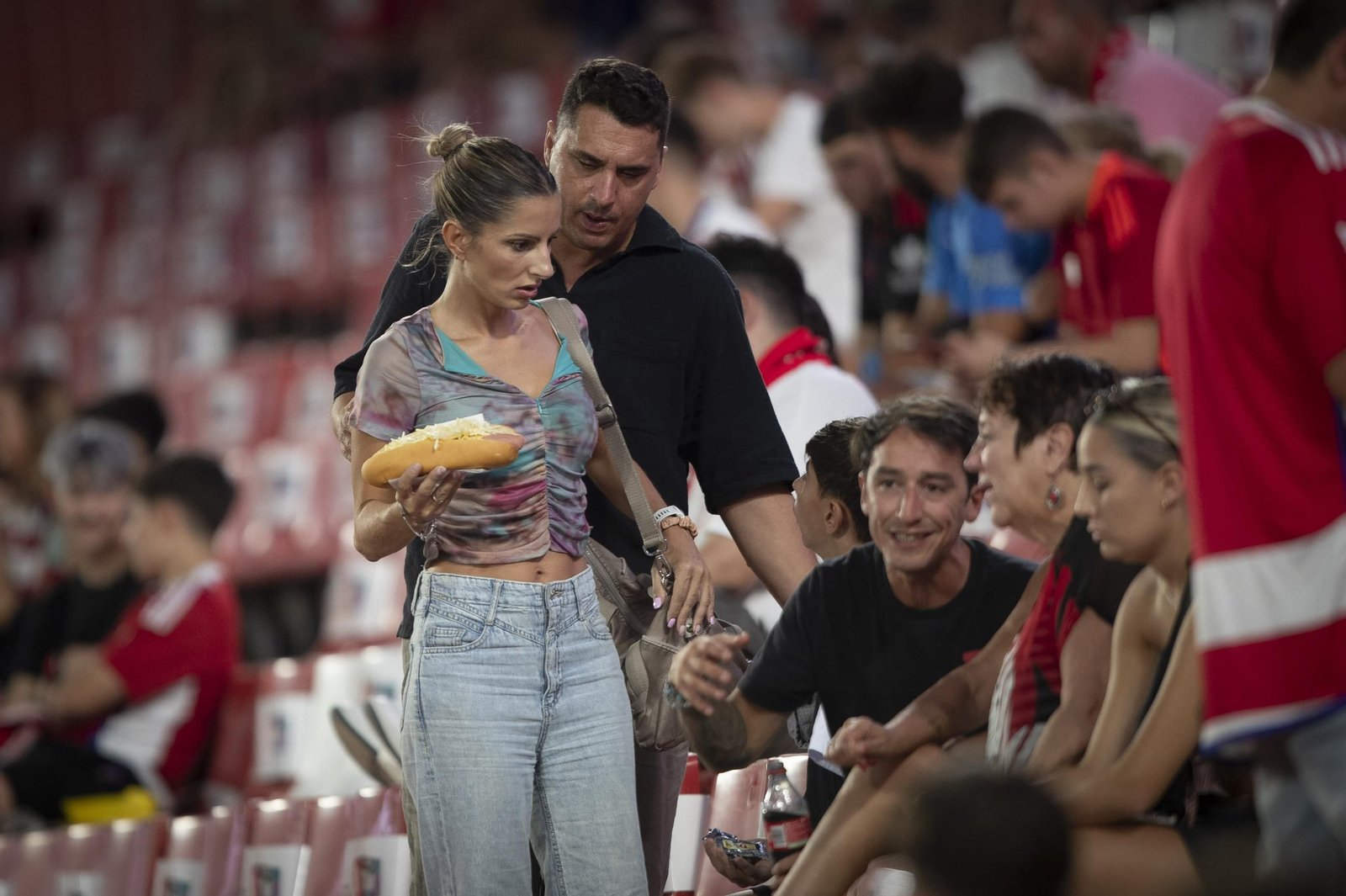 Encuéntrate en la grada de Los Cármenes en el Granada-Leganés