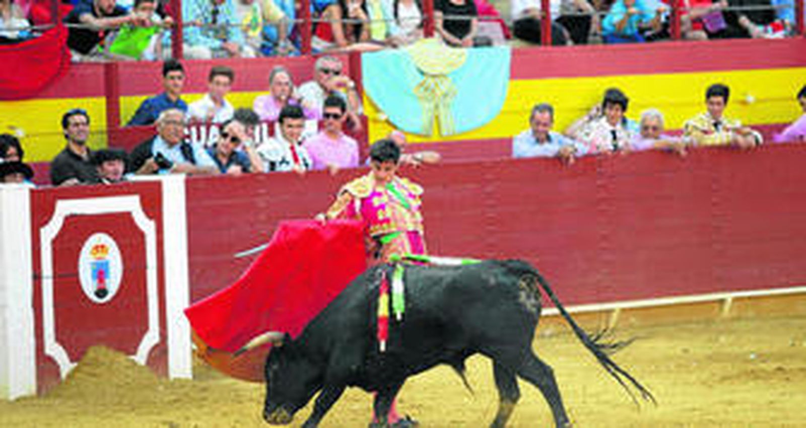 El almeriense en la novillada de Roquetas de Mar del XXI Ciclo de novilladas de Escuelas Taurinas de Andalucía.