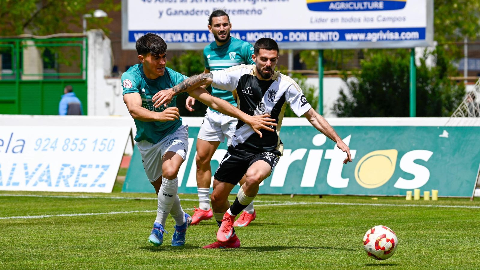 Ludueña entró en la recta final del partido por Paco Torres.
