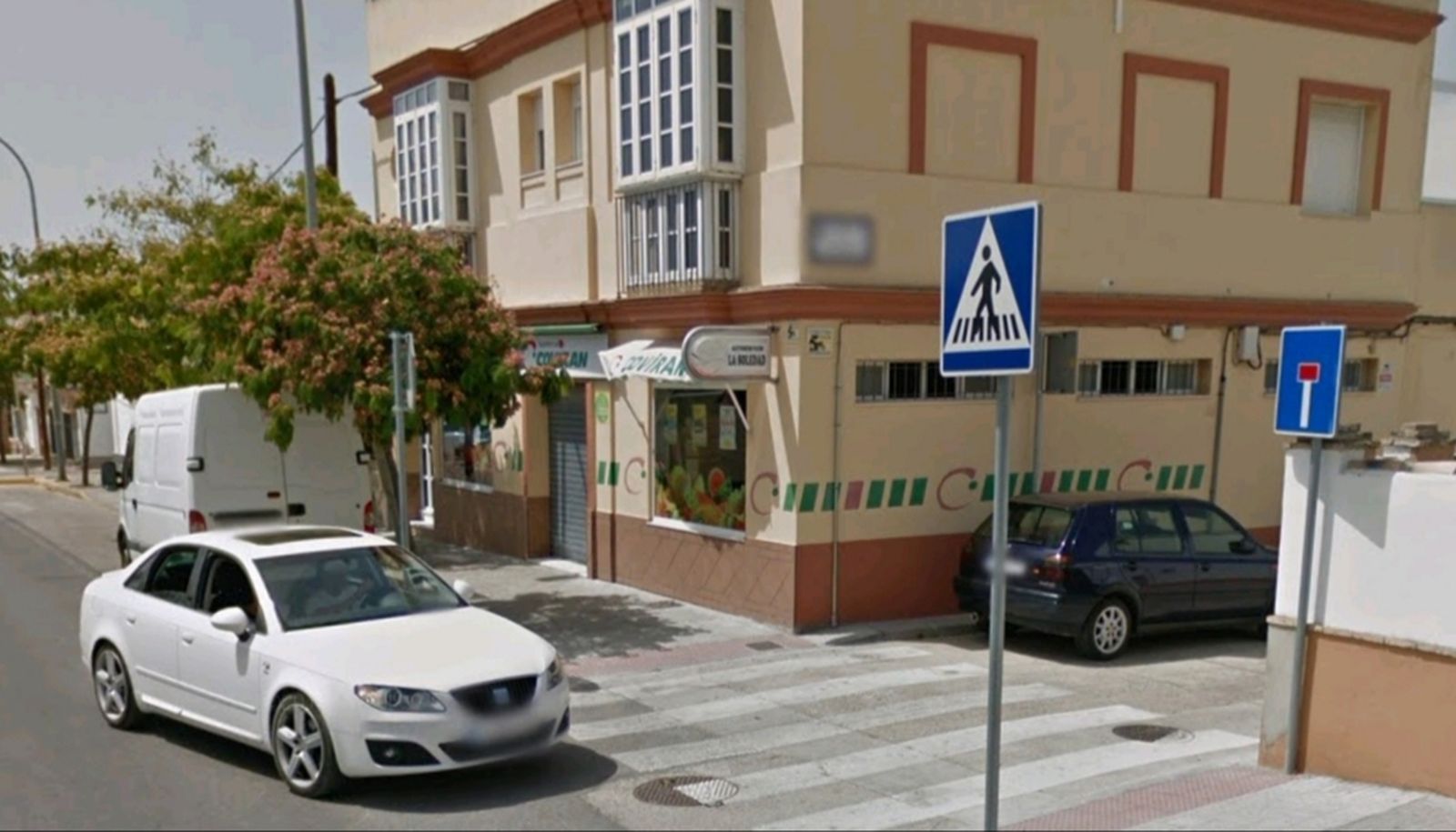 Establecimiento de alimentación que fue objeto de un robo en la tarde del lunes.