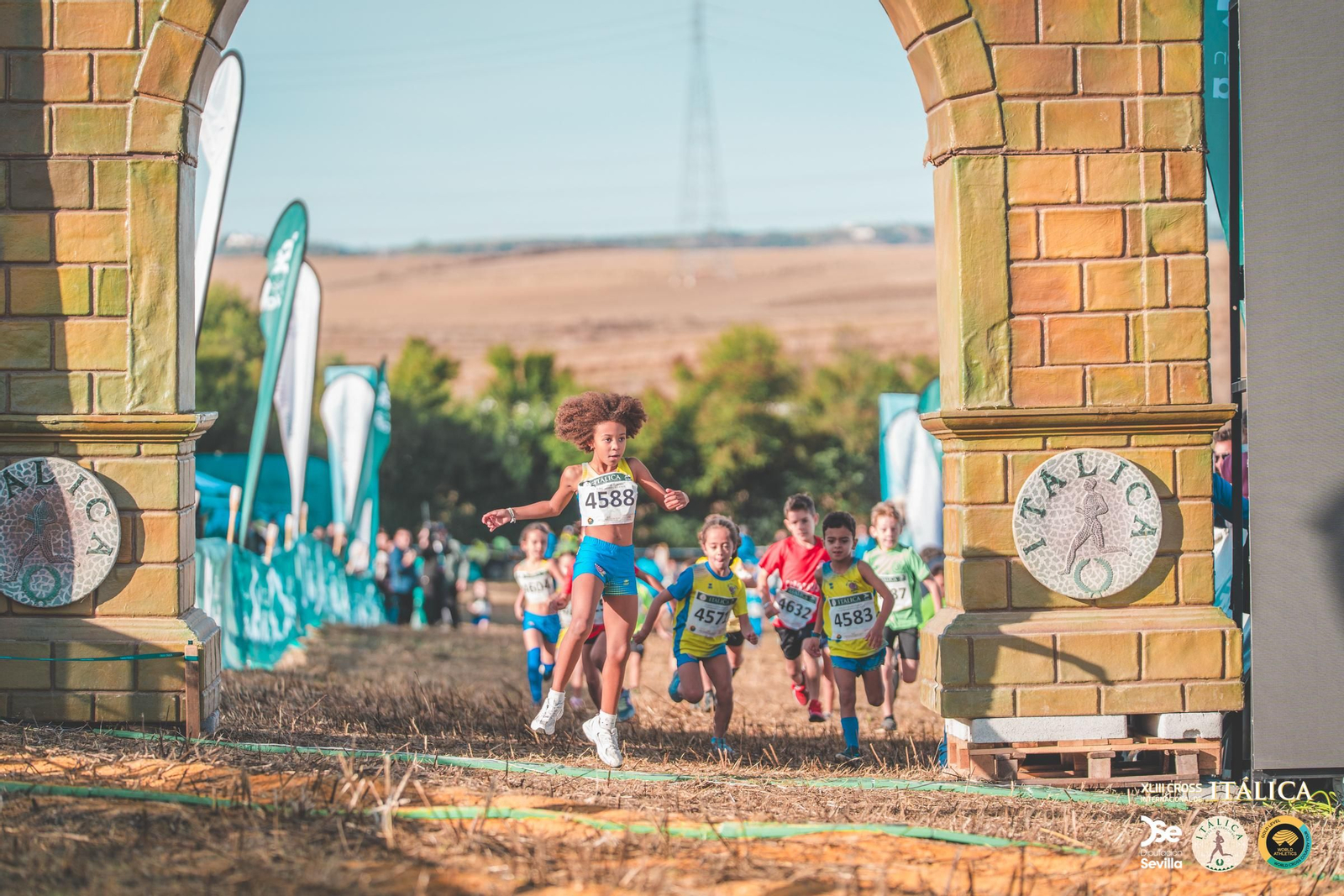 Búscate en las fotos del Cross de Itálica 2025 | 10