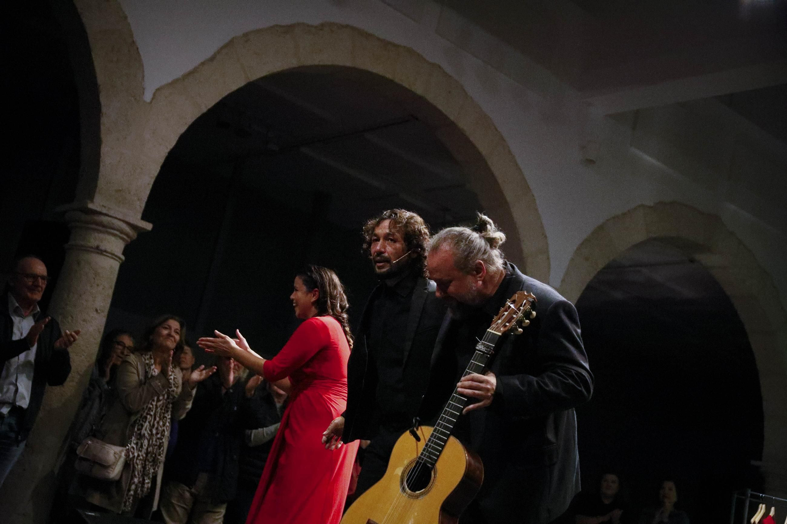 El Centro Andaluz de la Fotografía de Almería presenta el calendario 2025 con la actuación de la bailaora María Moreno, en imágenes