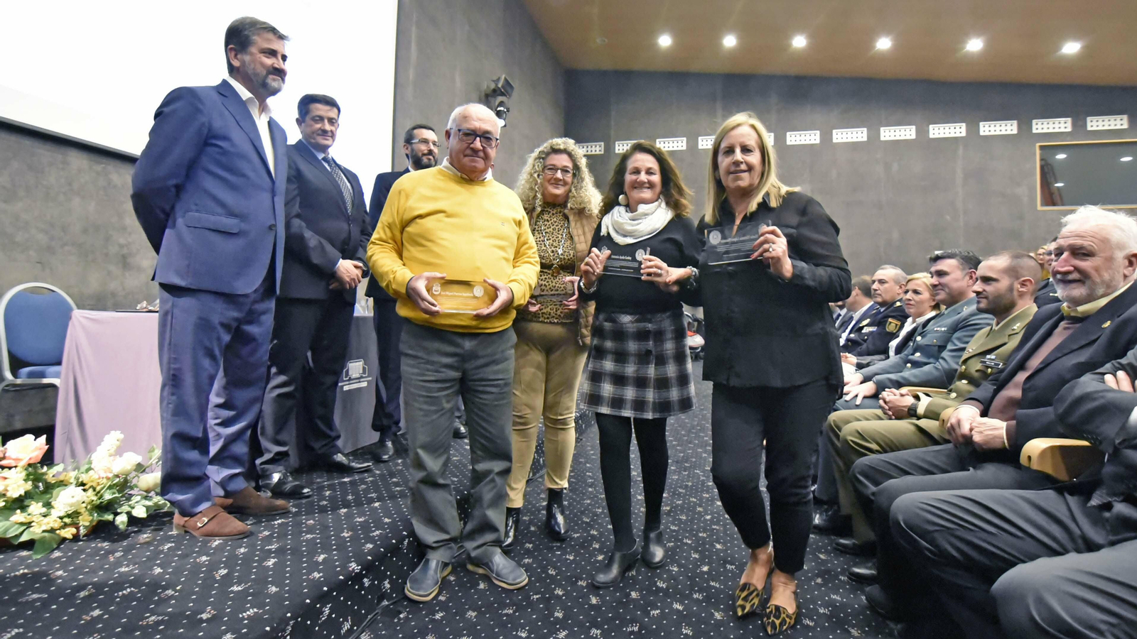 Las fotos de los reconocimientos a la Policía Local de La Línea
