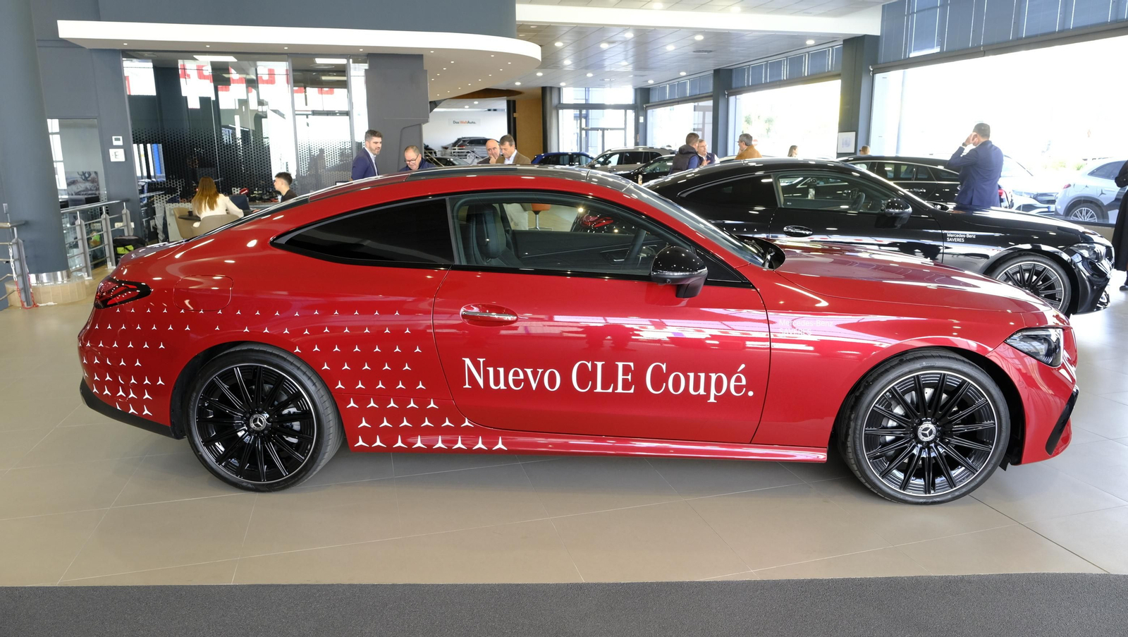 imágenes de la presentación de los nuevos Mercedes-Benz eléctricos, en SAVERES Huércal de Almería