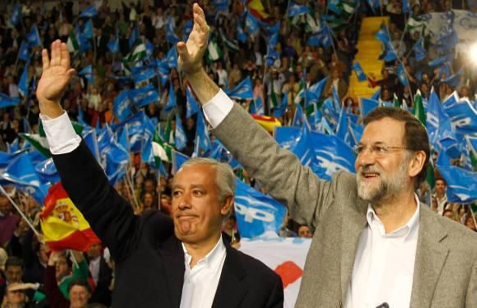 Rajoy reclama el doble cambio