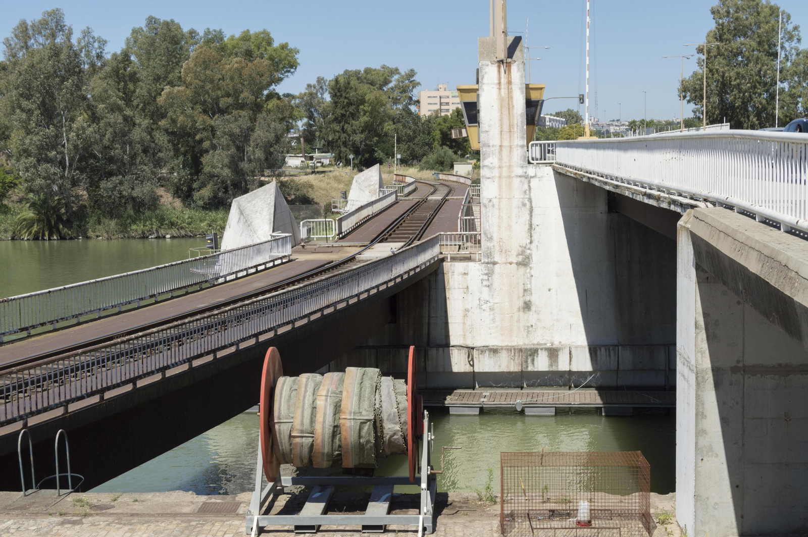 El deterioro del puente de las Delicias