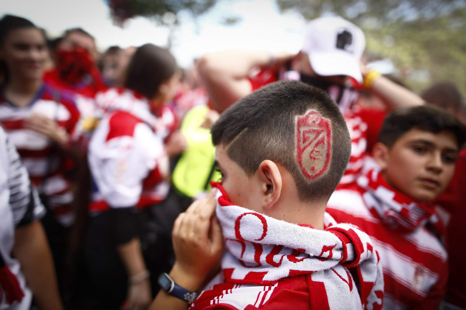 Así fue el recibimiento al Granada CF por su afición