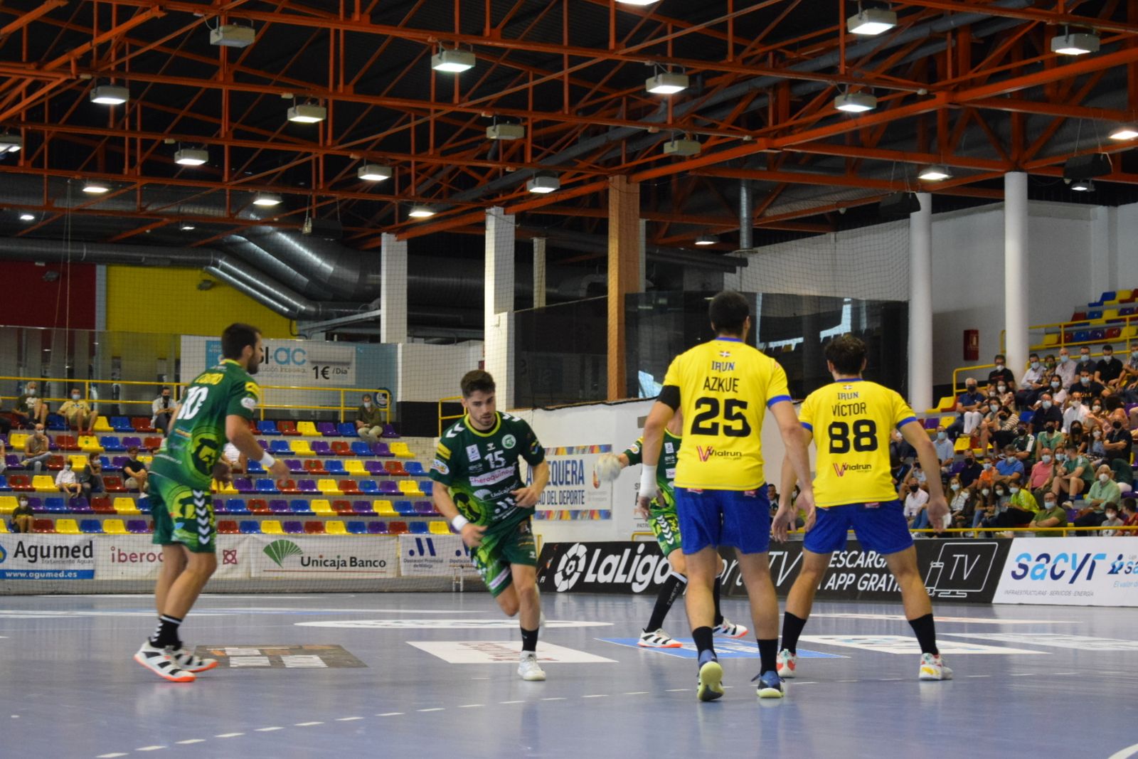 Imagen de un partido frente al Bidasoa Irún en el Fernando Argüelles.