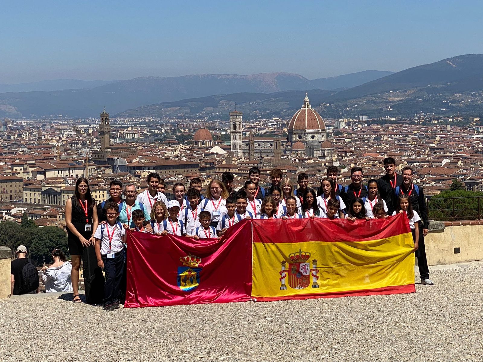 La expedición lleva la bandera española