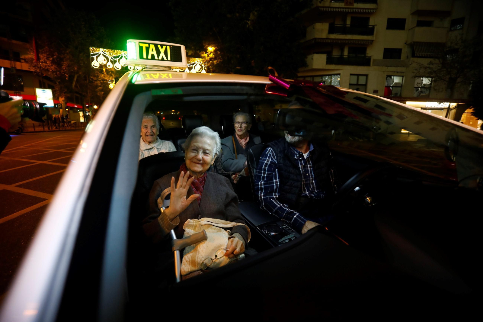 Las fotos del Paseo de la Ilusión de los mayores de Córdoba