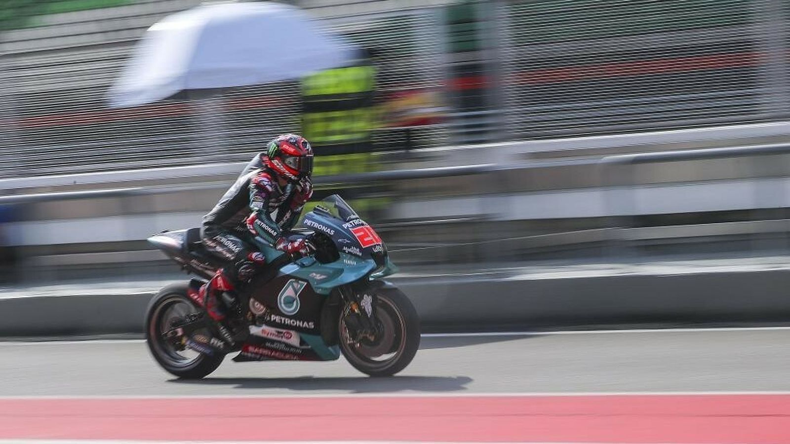 Fabio Quartararo, saliendo de boxes en los entrenamientos de Sepang.