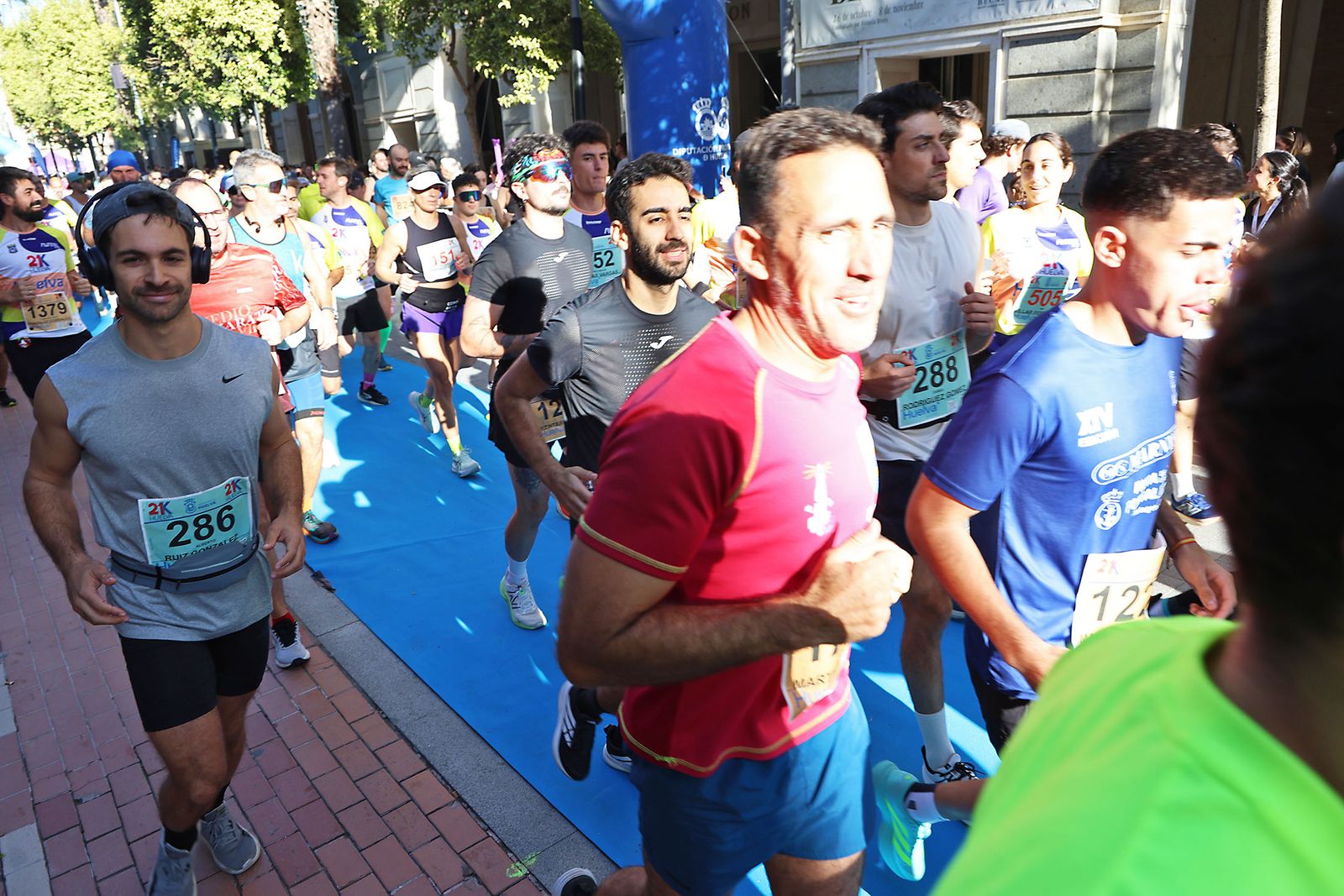 Las mejores imágenes de la carrera 21K Ciudad de Huelva