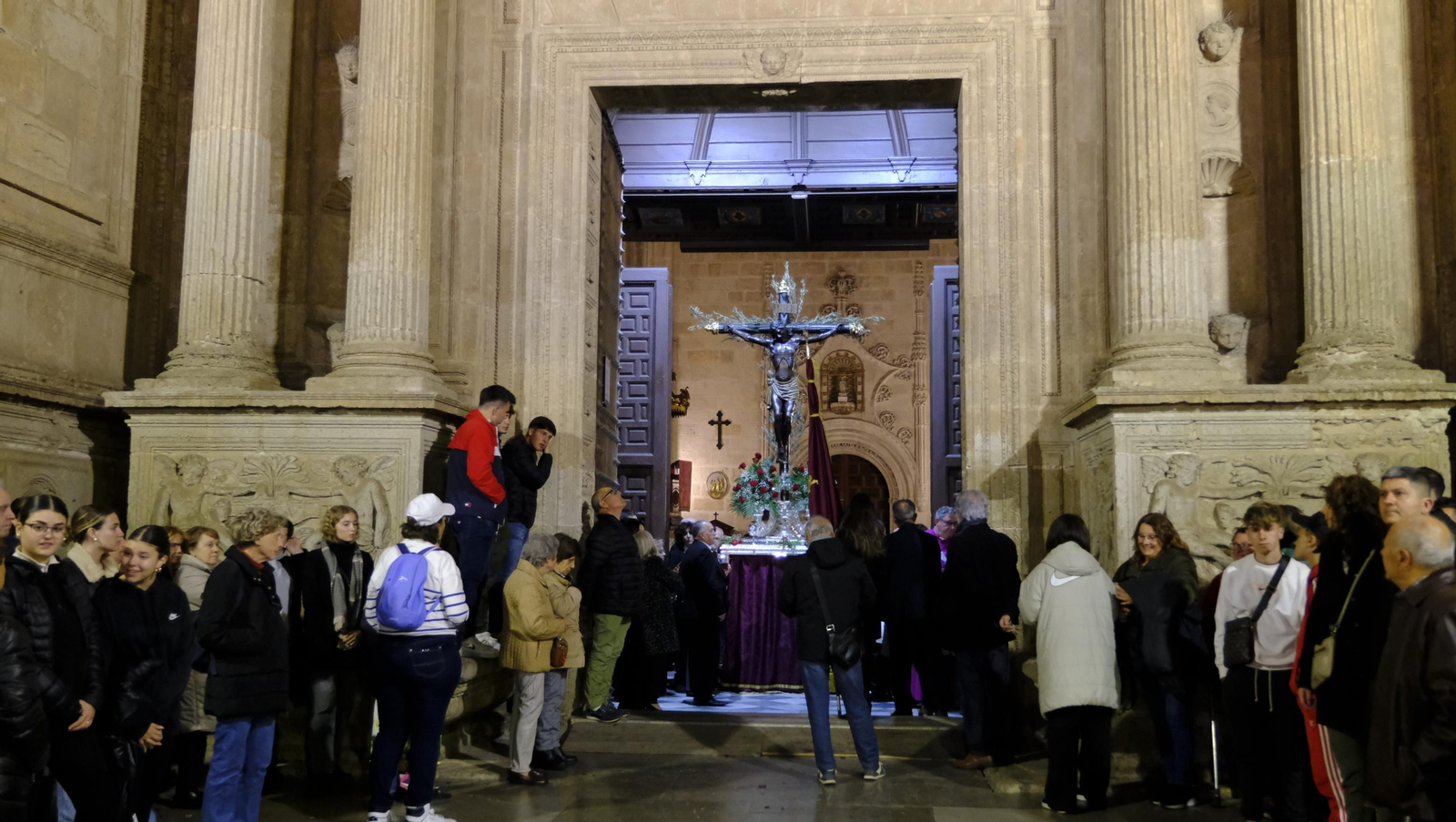 Las imágenes del Vía Crucis del Cristo de la Escucha