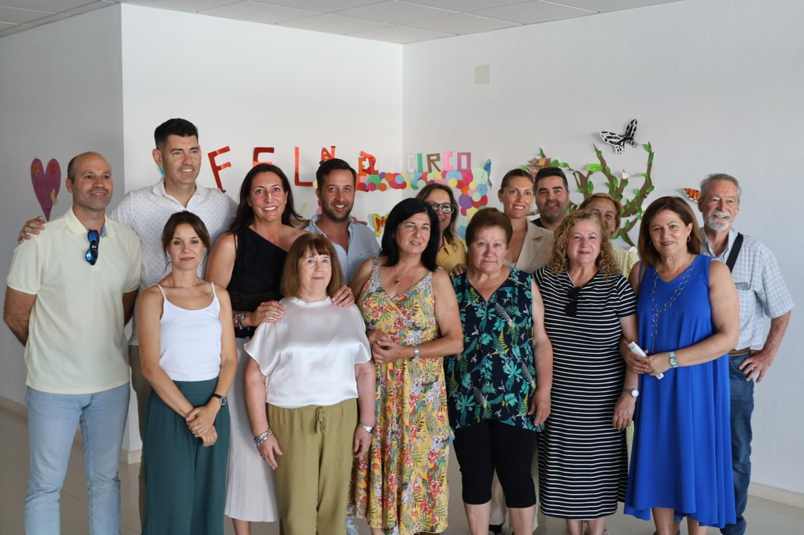 Loles López visita la seda de AFA Valverde del Camino. Loles López visita la seda de AFA Valverde del Camino.