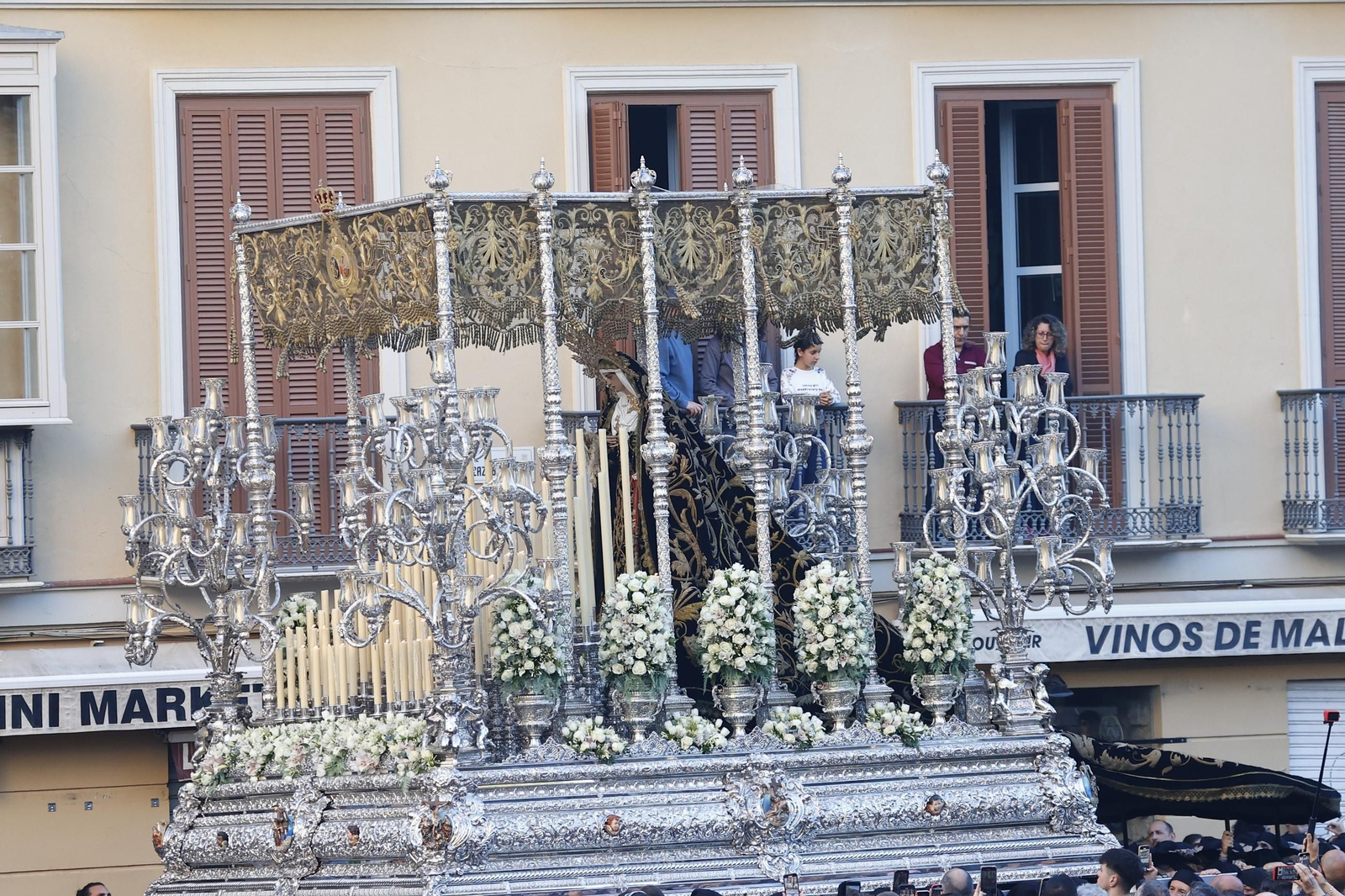 El Sepulcro el Viernes Santo en Málaga, en imágenes