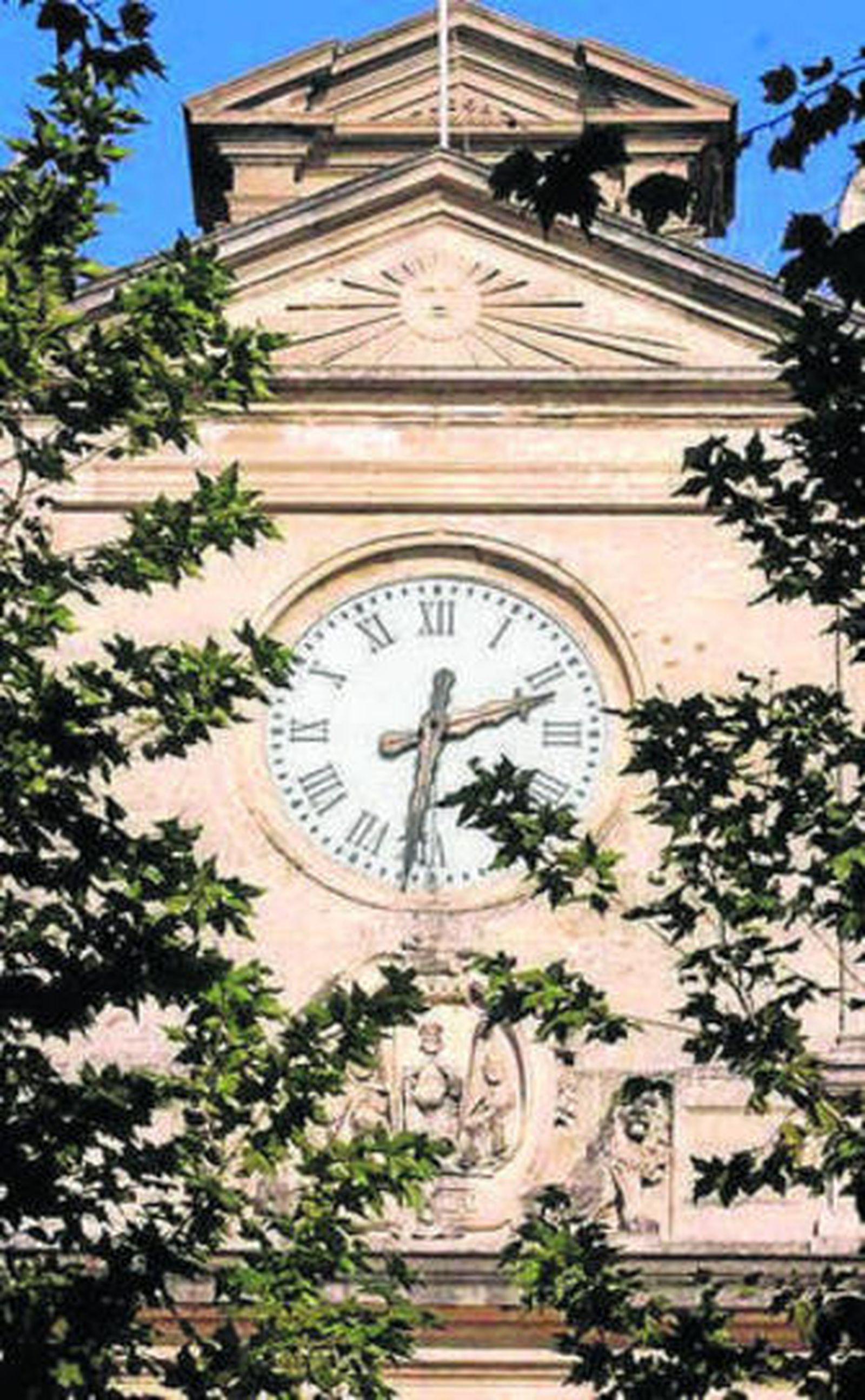 El reloj de la Plaza Nueva.