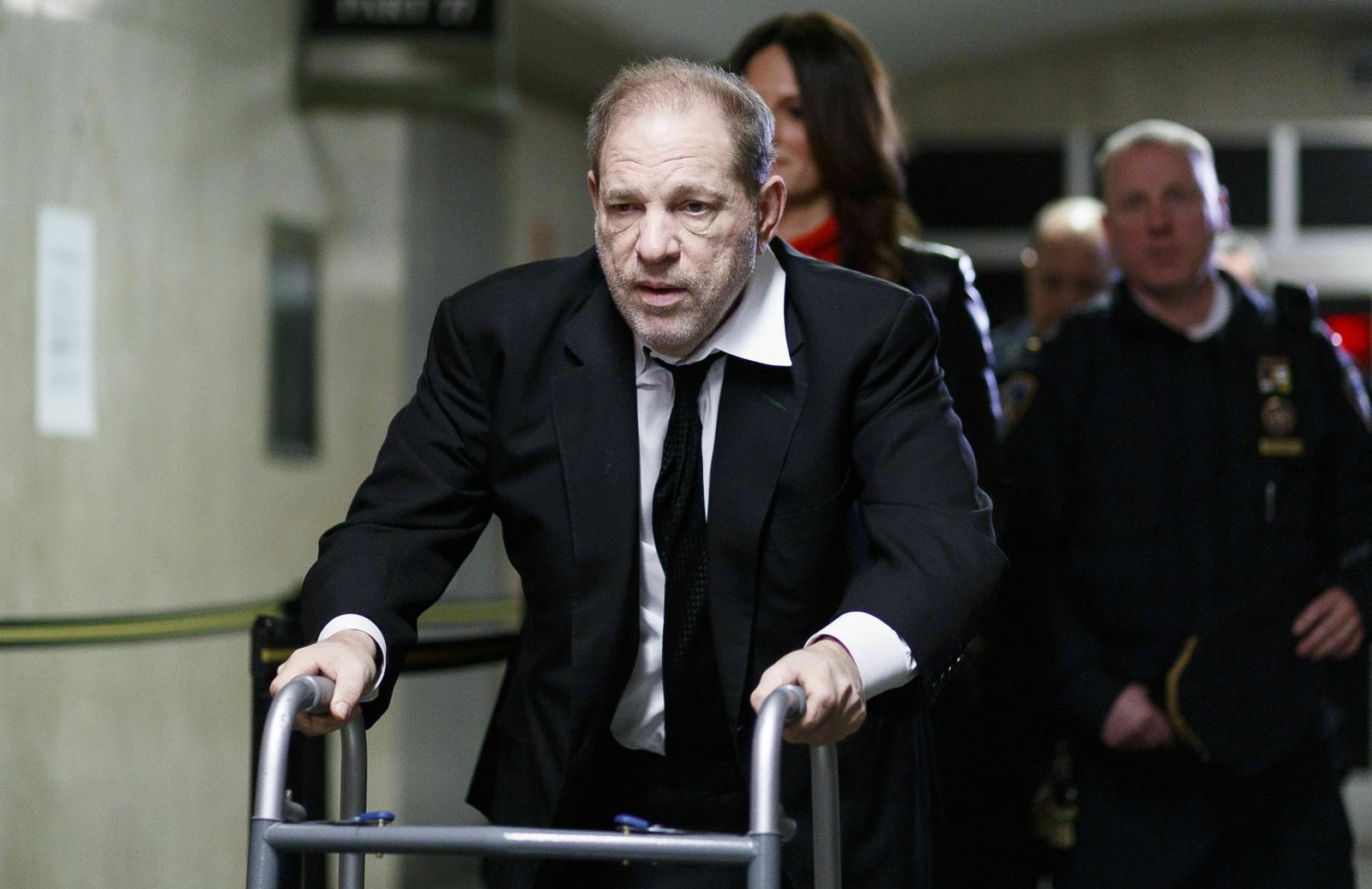 Harvey Weinstein llega a la corte de Nueva York donde está siendo juzgado.