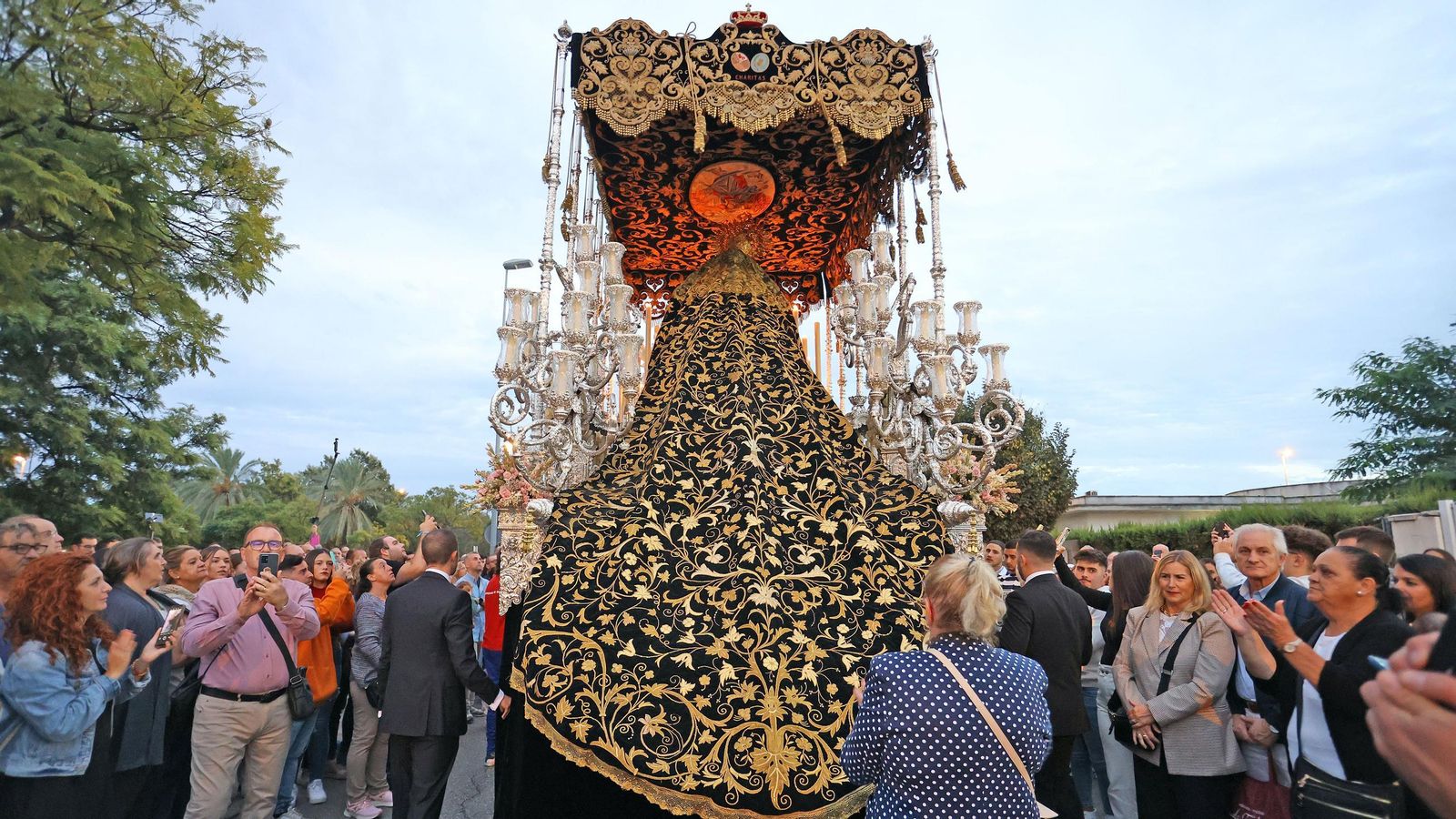 Jerez vive un prólogo de Magna Mariana con cinco traslados