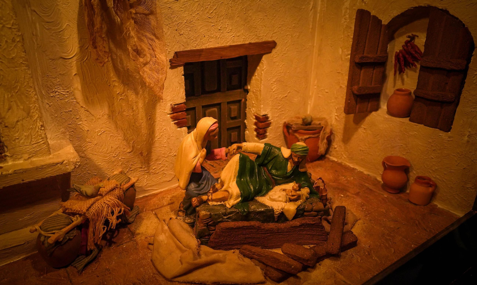 Imágenes de la exposición '50 Navidades montando el Belén' en Jerez