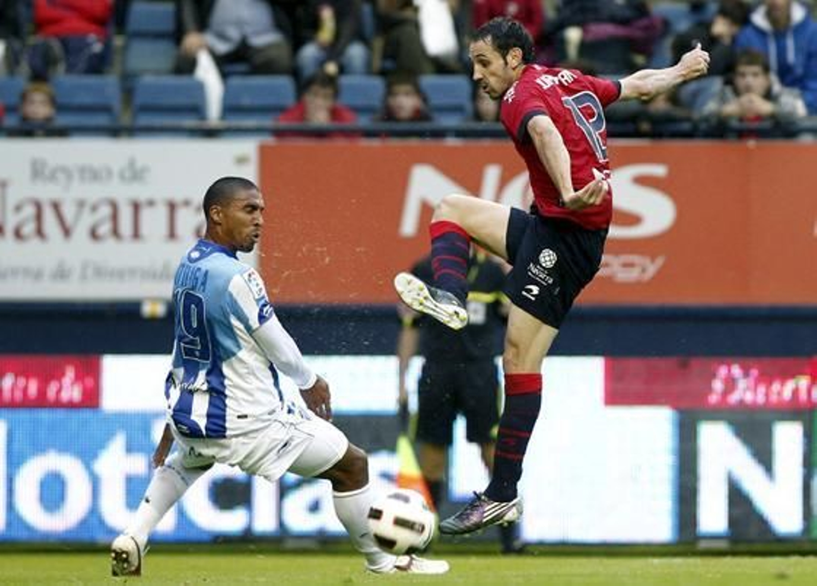 El Málaga pierde 2-0 en su visita al Reyno de Navarra. / EFE